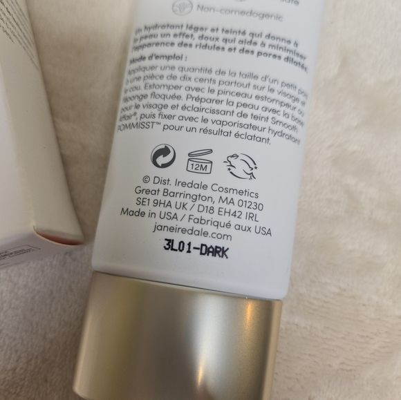 Jane Iredale DARK Dream Tint Tinted Moisturizer - Picture 8 of 9